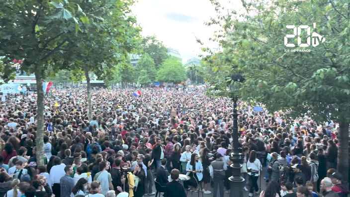 Un rassemblement à Paris après les résultats des élections législatives 