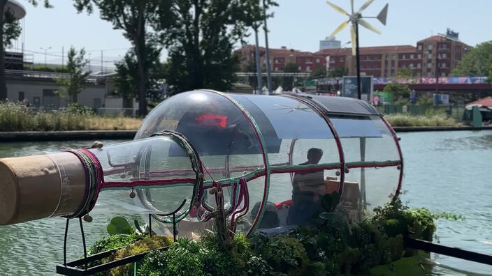 Saint-Denis : découvrez la bouteille à la mer de l'artiste Poincheval, accostée derrière le Stade France