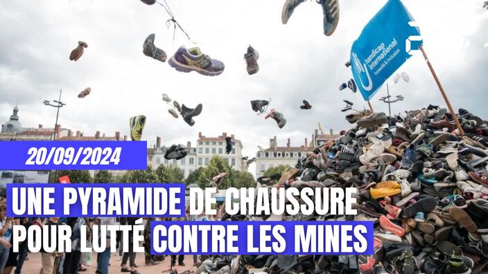 Une pyramide de chaussures pour la lutte contre les mines