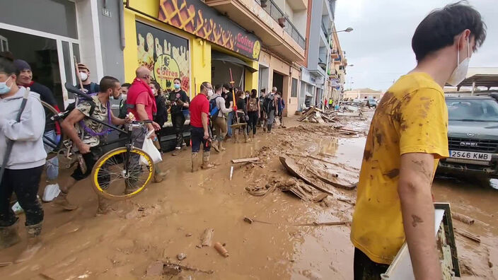  Situation difficile à Paiporta après les inondations